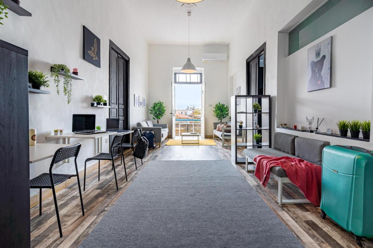 Bee Hostel Limassol Ngoại thất bức ảnh