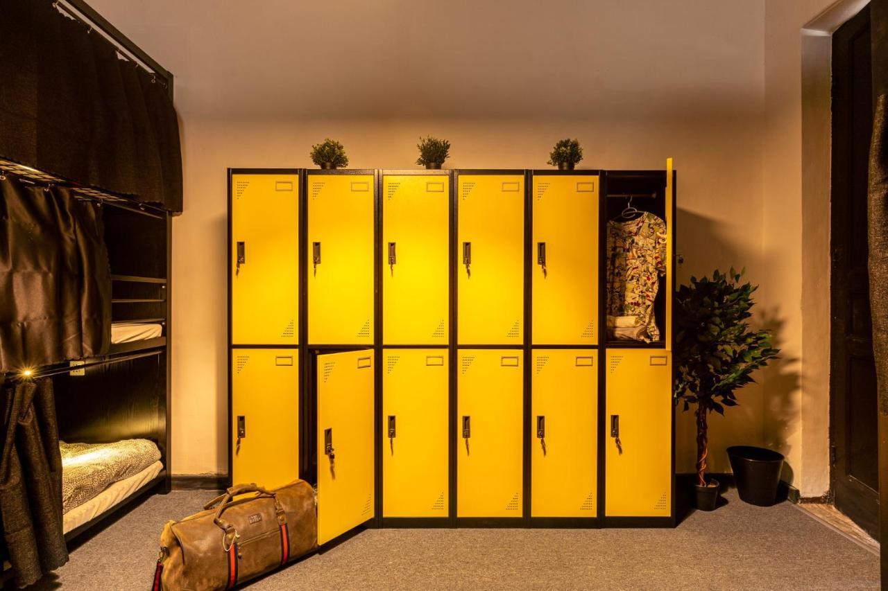 Bee Hostel Limassol Ngoại thất bức ảnh