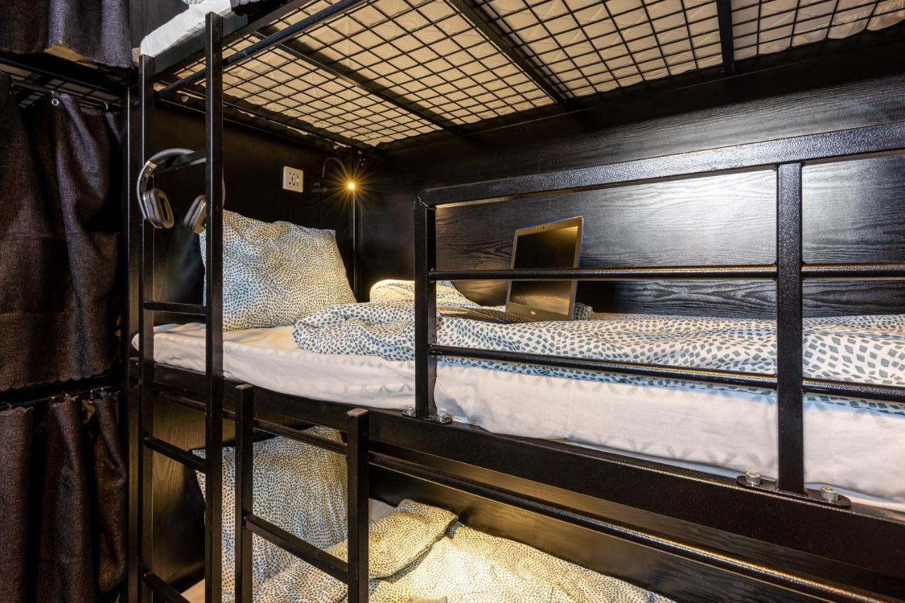 Bee Hostel Limassol Ngoại thất bức ảnh