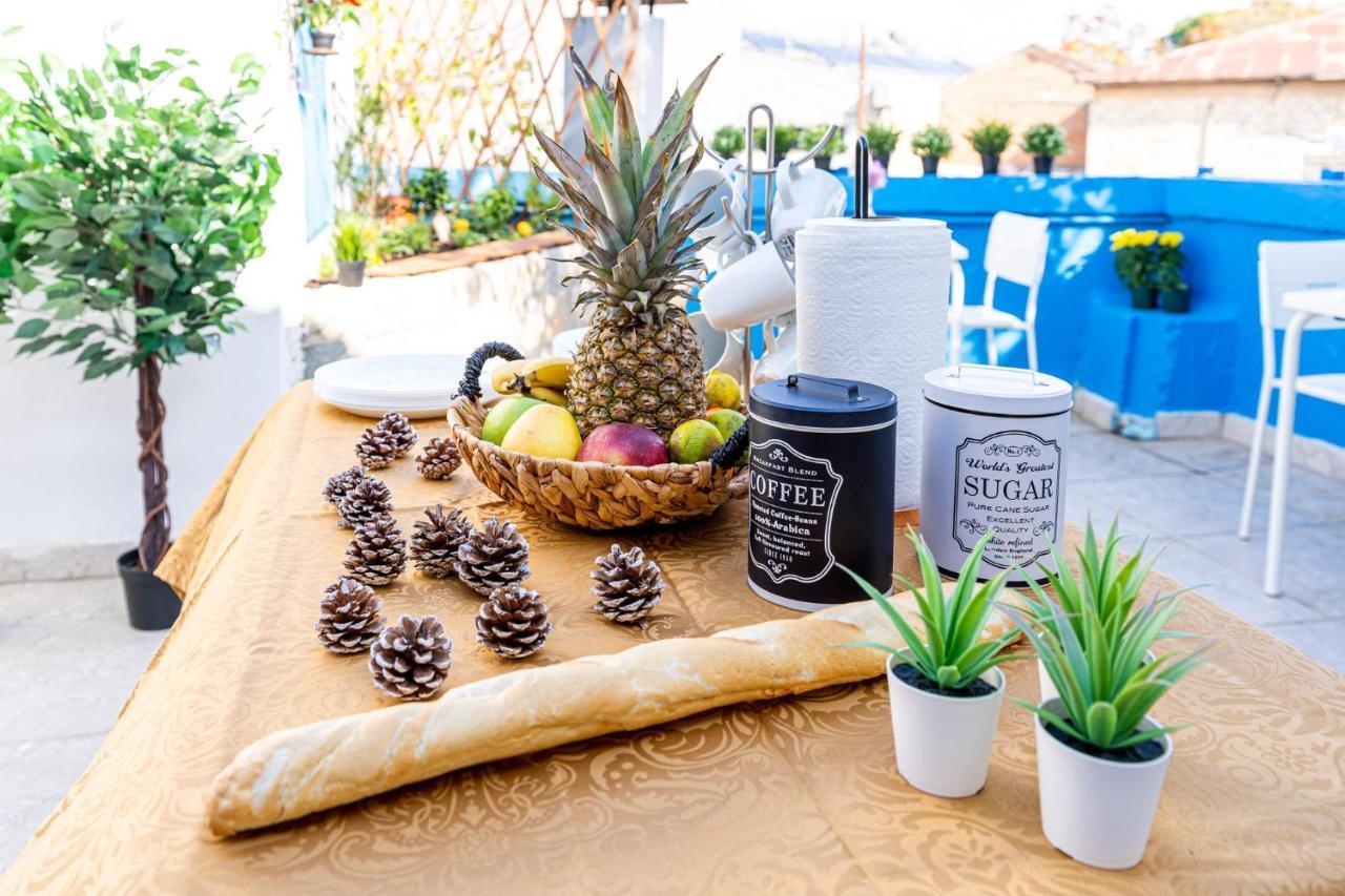 Bee Hostel Limassol Ngoại thất bức ảnh