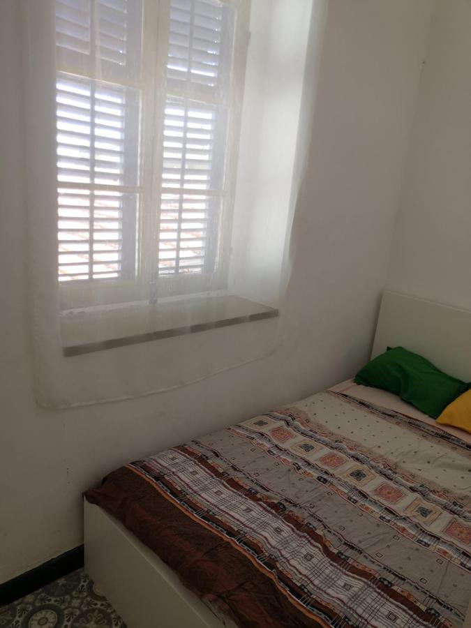 Bee Hostel Limassol Ngoại thất bức ảnh