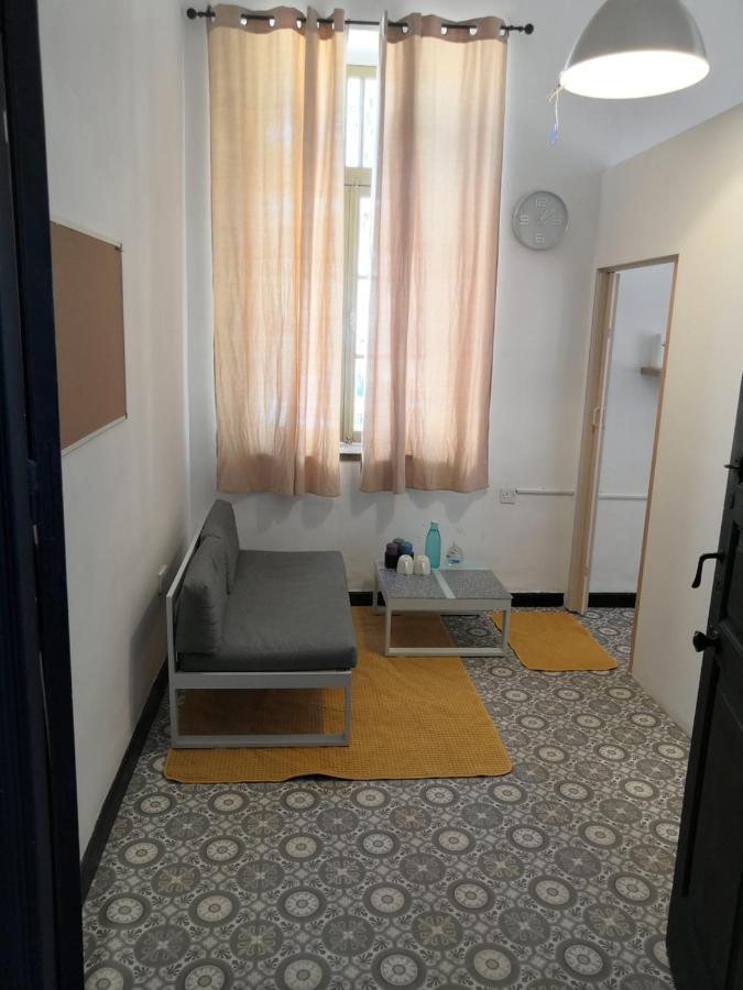 Bee Hostel Limassol Ngoại thất bức ảnh